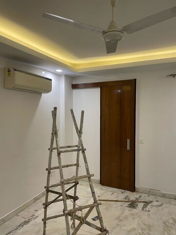 Building Lobby in 3 BHK Builder Floor at Saket – for Rent