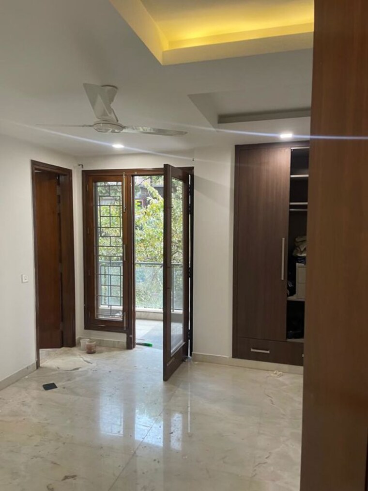 Room, saket 3 Bedroom 200 Sq.Yd. Builder Floor In Saket Delhi 9772361