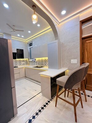 Team Area in 3 BHK Builder Floor at Defence Colony – for Rent