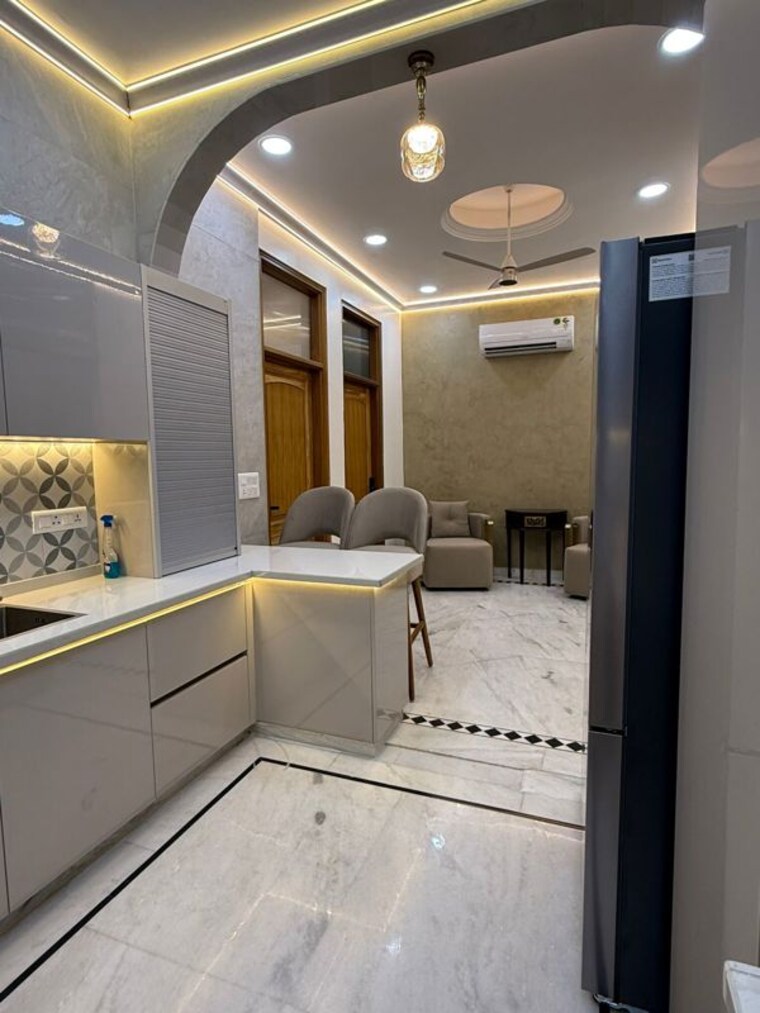 Kitchen, defence colony 3 Bedroom 217 Sq.Yd. Builder Floor In Defence Colony Delhi 9772367