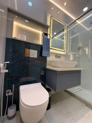 Team Area in 3 BHK Builder Floor at Defence Colony – for Rent