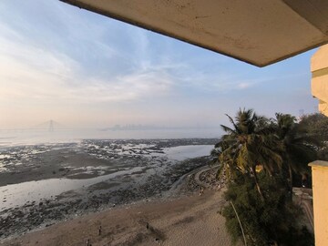 Master Bedroom in 3 BHK Apartment at Silver Beach Apartment, Dadar West – for Sale