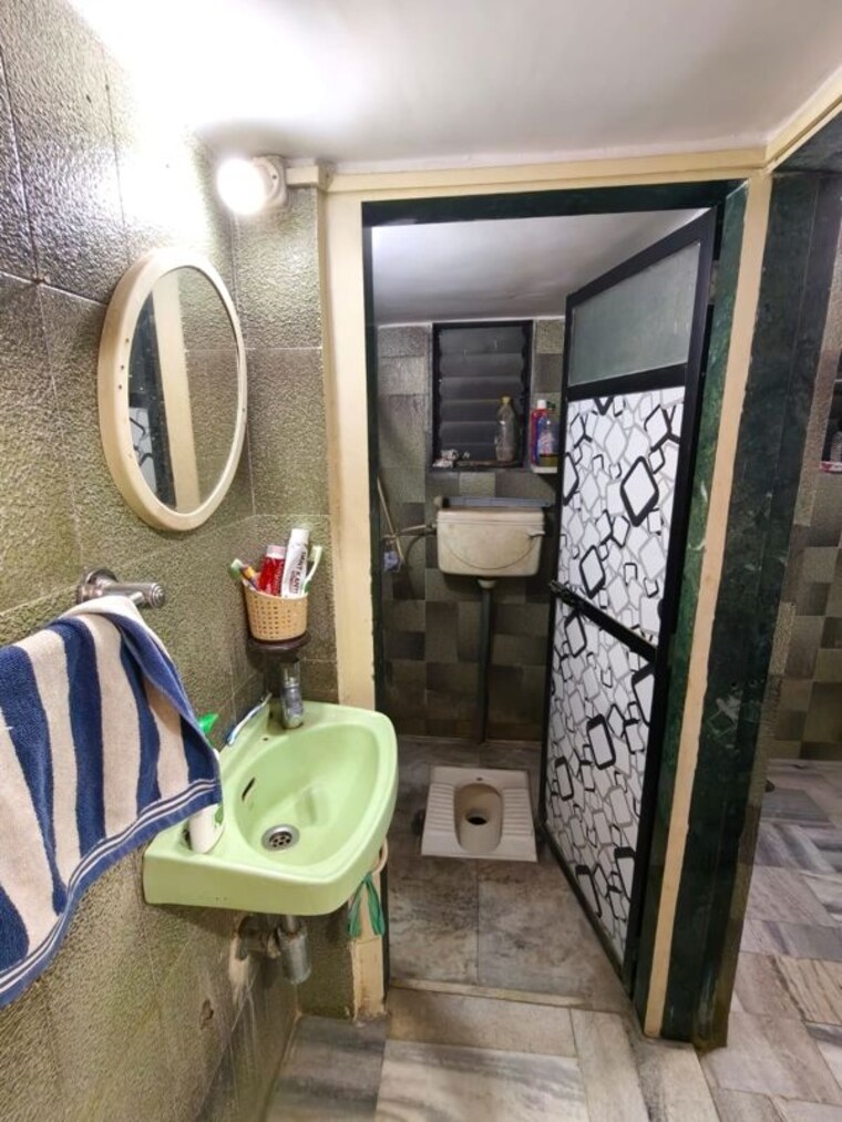 Bathroom, rajshree-dham-chs 1 Bedroom 450 Sq.Ft. Apartment In Uthalsar Thane 9772379