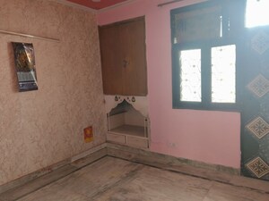 Room in 2 BHK Apartment at Sector 46 – for Rent