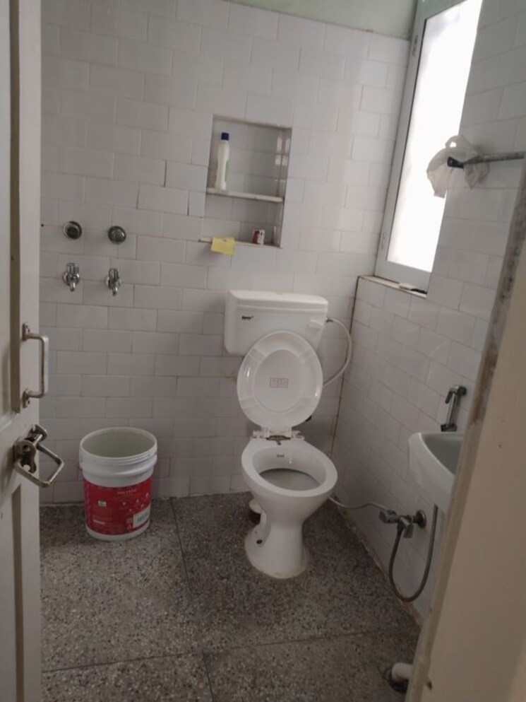 Bathroom, sector 21c 3 Bedroom 1350 Sq.Ft. Apartment In Sector 21c Faridabad 9772378