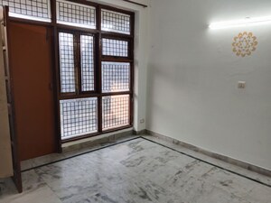 Room in 3 BHK Apartment at Sector 21c – for Sale