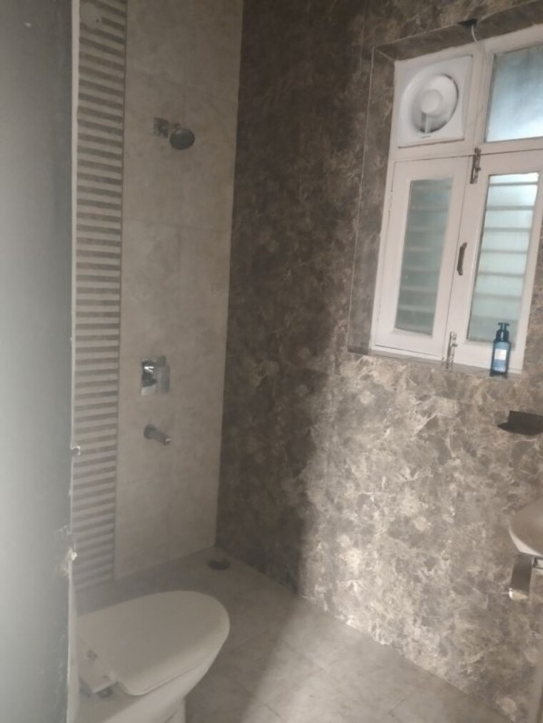 Bathroom, sector 21d 4 Bedroom 360 Sq.Yd. Builder Floor In Sector 21d Faridabad 9742683