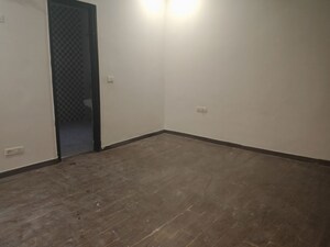Room in 4 BHK Builder Floor at Sector 21d – for Rent