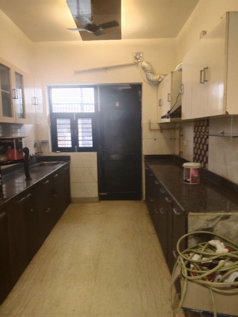 Kitchen, sector 21d 4 Bedroom 360 Sq.Yd. Builder Floor In Sector 21d Faridabad 9742683