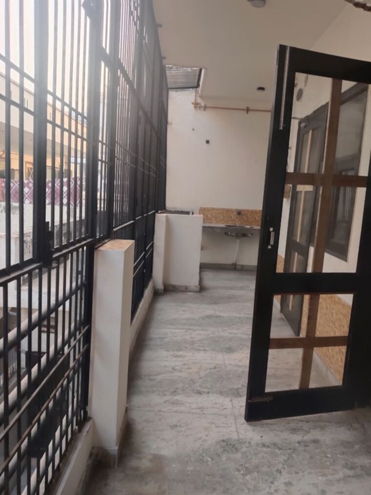 Balcony, sector 21d 4 Bedroom 360 Sq.Yd. Builder Floor In Sector 21d Faridabad 9742683