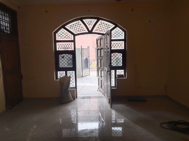  Parking, sector 21c 2 Bedroom 150 Sq.Yd. Independent House In Sector 21c Faridabad 9674381