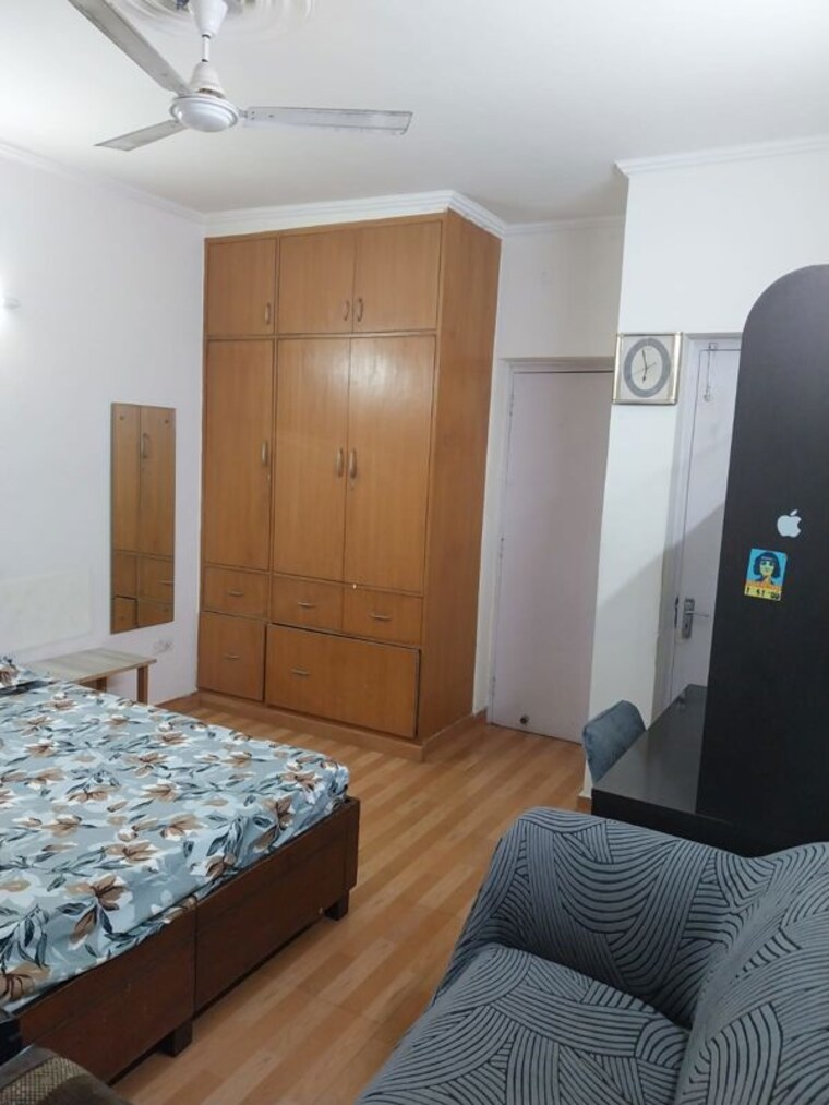 Bedroom, chittaranjan park 1 RK 400 Sq.Ft. Apartment In Chittaranjan Park Delhi 9772416