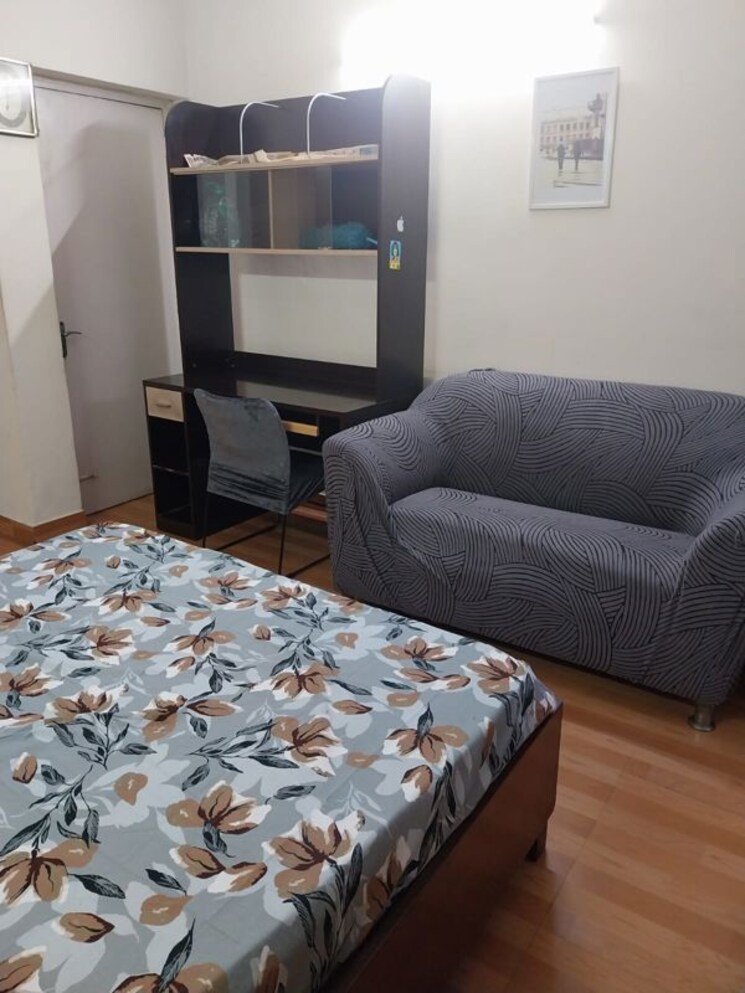 Bedroom, chittaranjan park 1 RK 400 Sq.Ft. Apartment In Chittaranjan Park Delhi 9772416