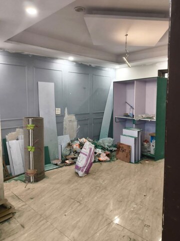 Parking in 3 BHK Builder Floor at Tarang Orchid, Sector 28 – for Sale