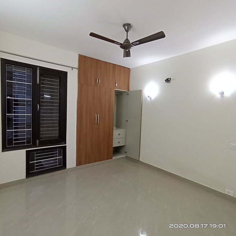 Room, unitech-south-city-ii 4 Bedroom 500 Sq.Yd. Builder Floor In Sector 50 Gurgaon 9772439