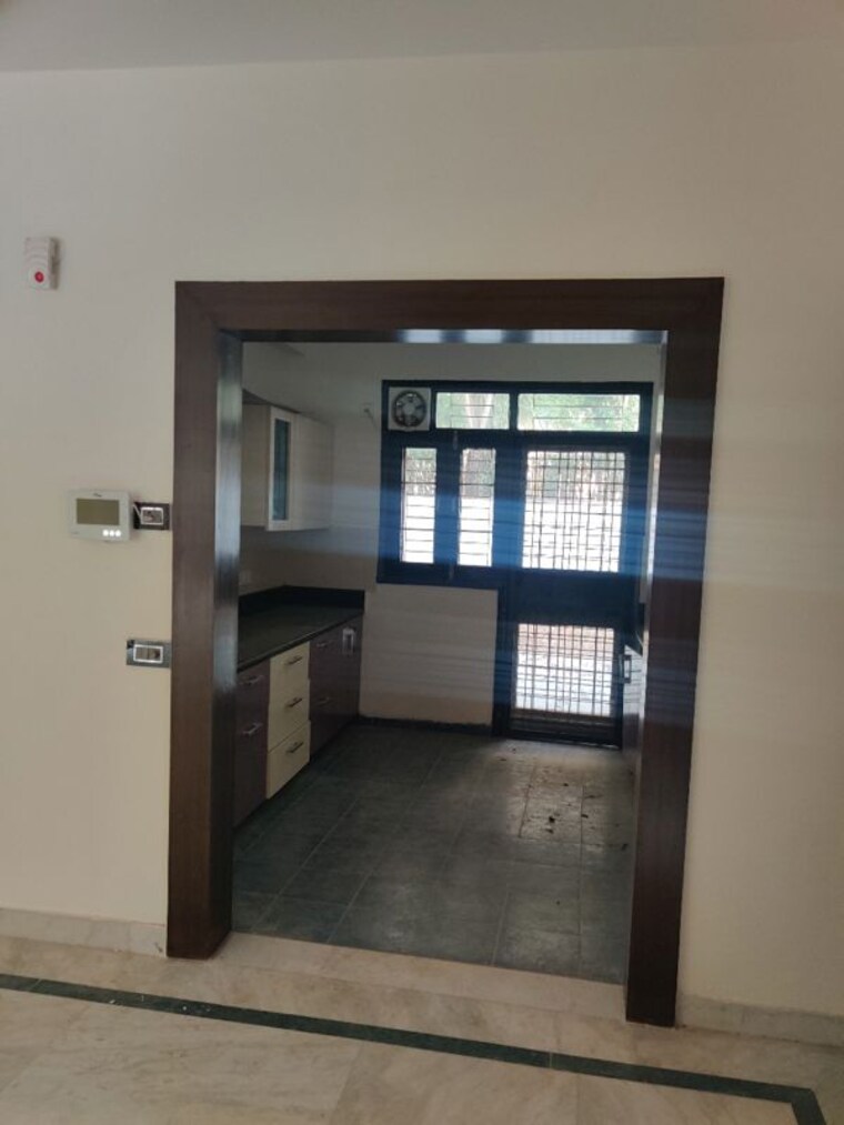 Room, unitech-south-city-ii 4 Bedroom 500 Sq.Yd. Builder Floor In Sector 50 Gurgaon 9772439