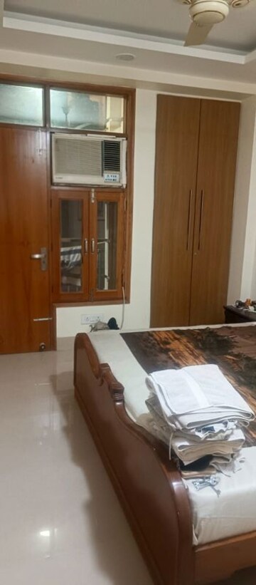 Room in 3.5 BHK Builder Floor at Sultanpur – for Sale
