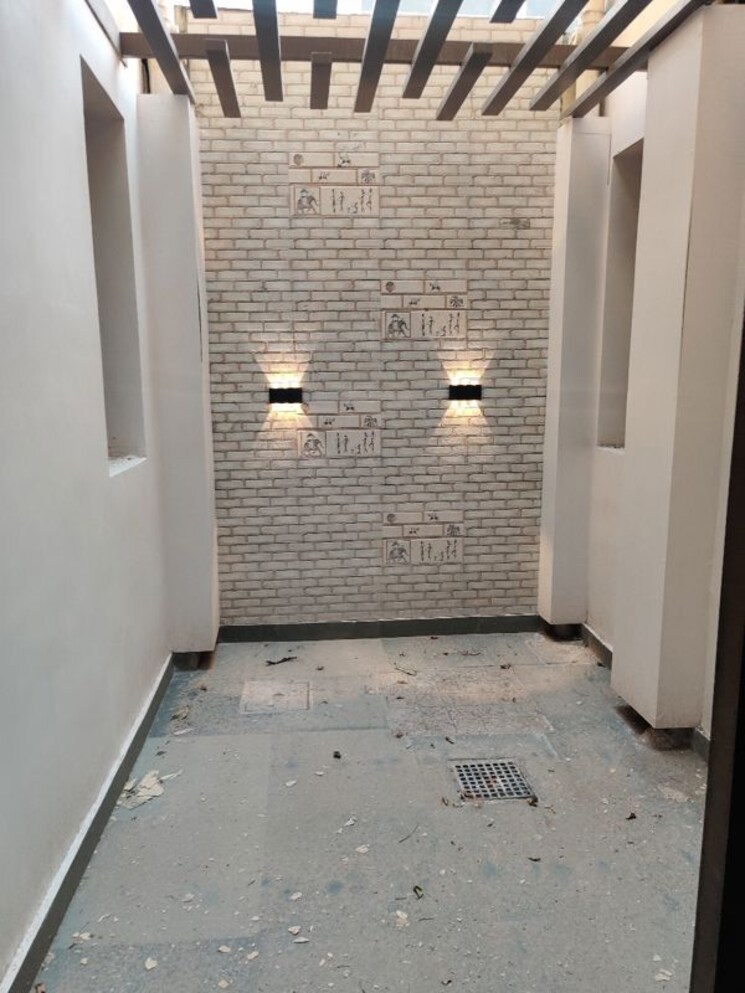 Bathroom, unitech-south-city-ii 4 Bedroom 500 Sq.Yd. Builder Floor In Sector 50 Gurgaon 9772448
