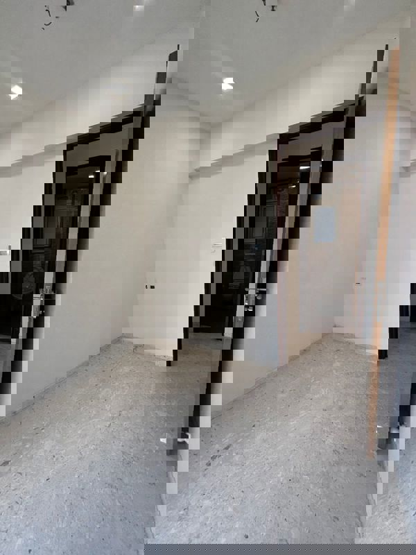 Room in 2.5 BHK Apartment at Ekta Tripolis, Goregaon West – for Rent