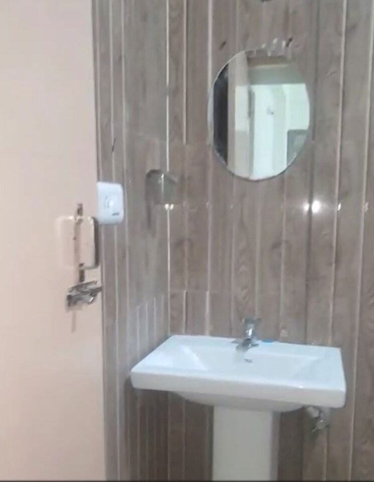 Bathroom, seshadripuram 2 Bedroom 1200 Sq.Ft. Apartment In Seshadripuram Bangalore 9772436