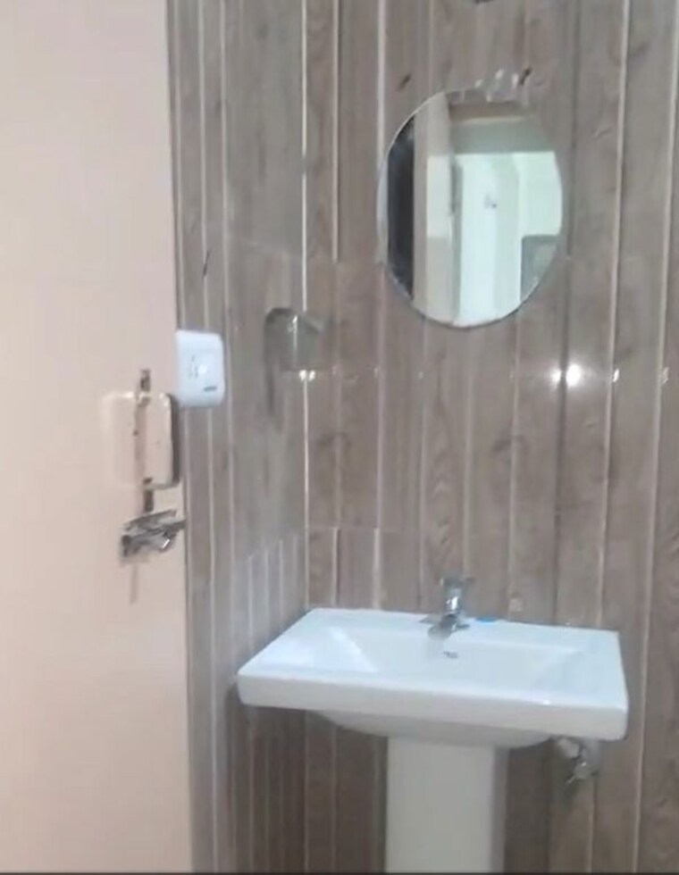 Bathroom, seshadripuram 2 Bedroom 1200 Sq.Ft. Apartment In Seshadripuram Bangalore 9772436