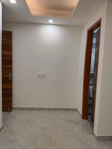 Room in 2 BHK Apartment at Panchsheel Vihar – for Rent