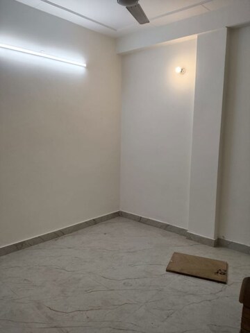 Room in 2 BHK Apartment at Panchsheel Vihar – for Rent