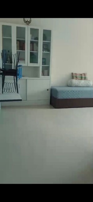 Room in 1 BHK Apartment at K Raheja Palm Spring, Malad West – for Rent