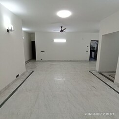4 BHK + Pooja Room,Servant Room,Study Room,Extra Room Builder Floor For Sale in Unitech South City II