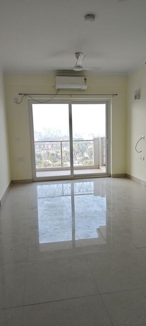 Room in 3 BHK Apartment at Pareena Micasa, Sector 68 – for Rent