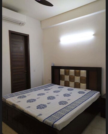 Bedroom in 3 BHK Apartment at Smart World Orchard, Sector 61 – for Rent