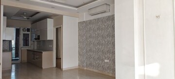 Room in 3.5 BHK Apartment at BPTP Astaire Gardens, Sector 70a – for Rent