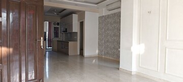 Room in 3.5 BHK Apartment at BPTP Astaire Gardens, Sector 70a – for Rent