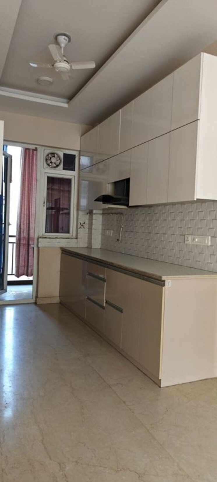 Kitchen, bptp-astaire-gardens 3.5 Bedroom 2524 Sq.Ft. Apartment In Sector 70a Gurgaon 9772500