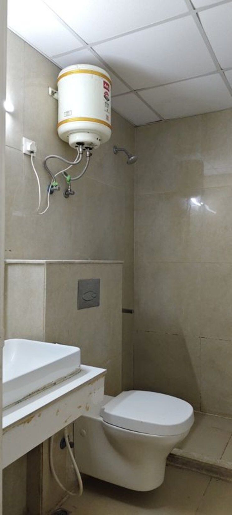 Bathroom, bptp-astaire-gardens 3.5 Bedroom 2524 Sq.Ft. Apartment In Sector 70a Gurgaon 9772500