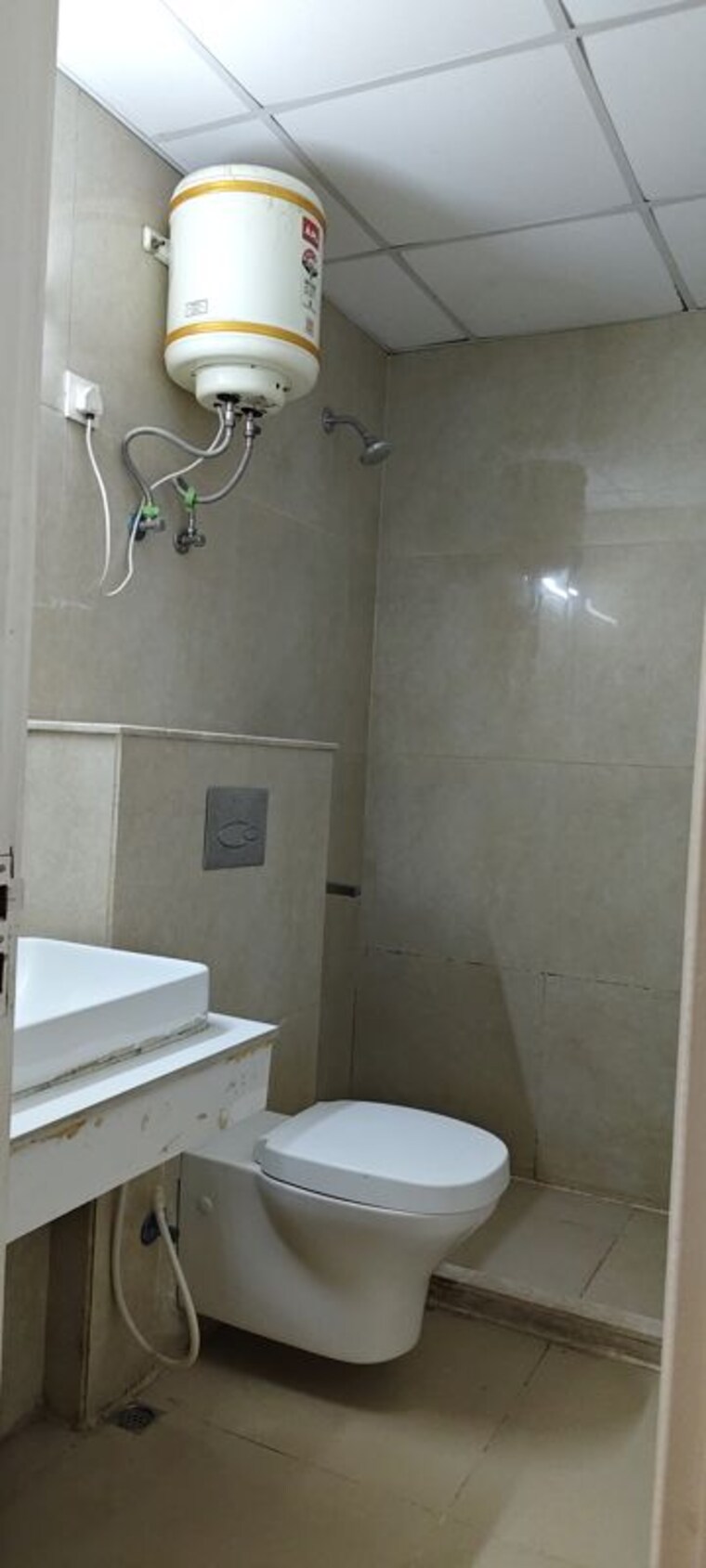 Bathroom, bptp-astaire-gardens 3.5 Bedroom 2524 Sq.Ft. Apartment In Sector 70a Gurgaon 9772500