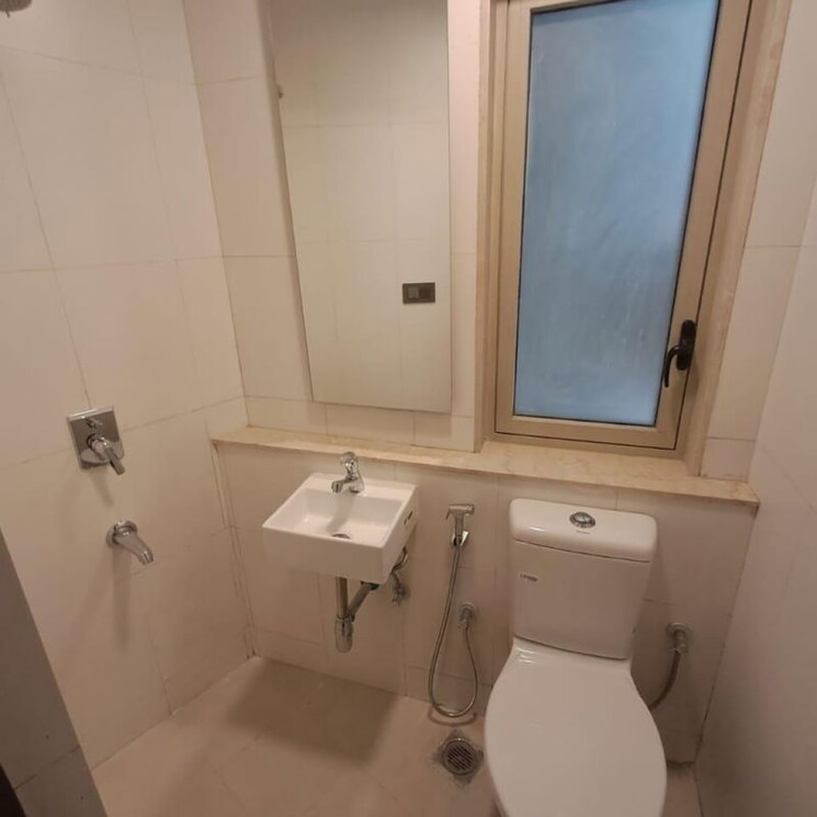 Bathroom, lodha-the-park-side 3 Bedroom 1450 Sq.Ft. Apartment In Kamala Mill Mumbai 9772518