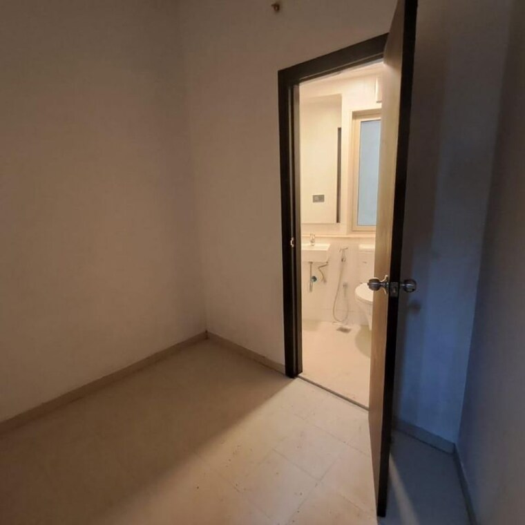 Room, lodha-the-park-side 3 Bedroom 1450 Sq.Ft. Apartment In Kamala Mill Mumbai 9772518