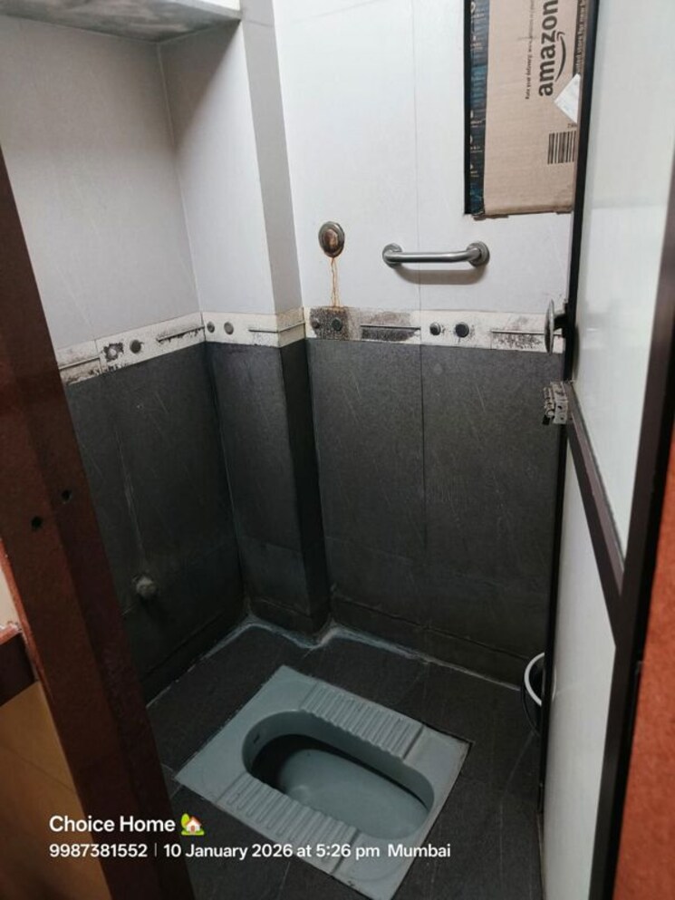 Bathroom, ghatkopar east 1 Bedroom 450 Sq.Ft. Apartment In Ghatkopar East Mumbai 9772544