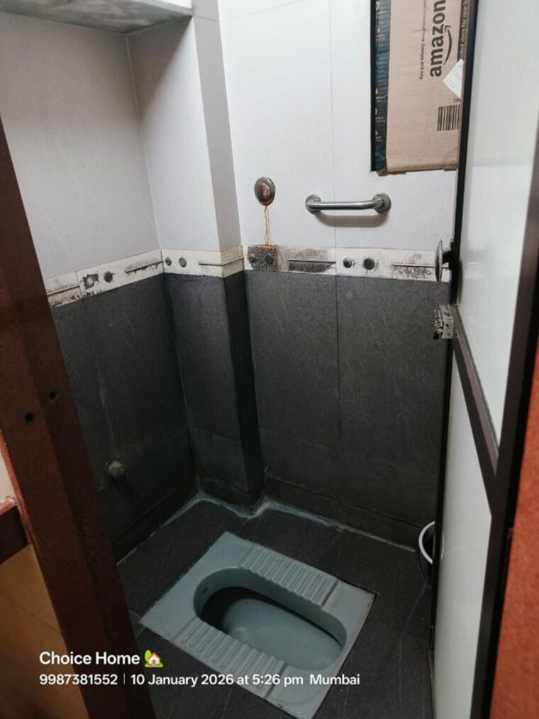 Bathroom, ghatkopar east 1 Bedroom 450 Sq.Ft. Apartment In Ghatkopar East Mumbai 9772544