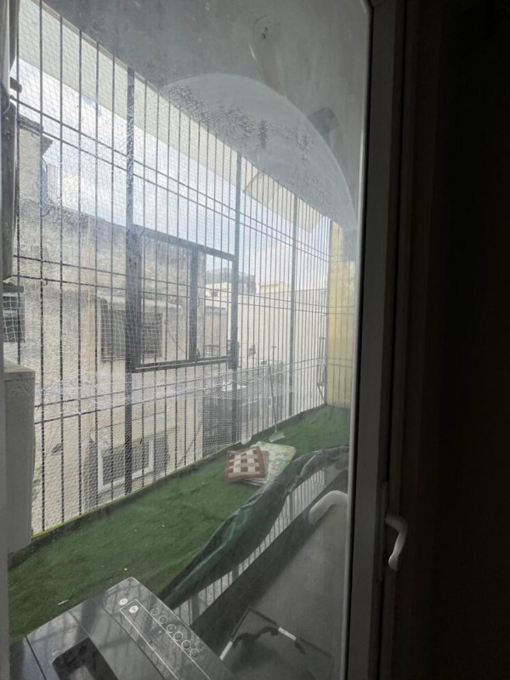 Balcony, greater kailash i 3 Bedroom 250 Sq.Yd. Builder Floor In Greater Kailash I Delhi 9772558