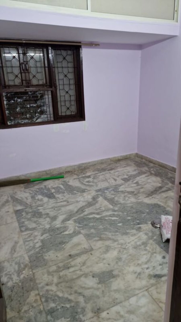 Room, dlf-queens-court 3 Bedroom 208 Sq.Yd. Builder Floor In Greater Kailash ii Delhi 9737388