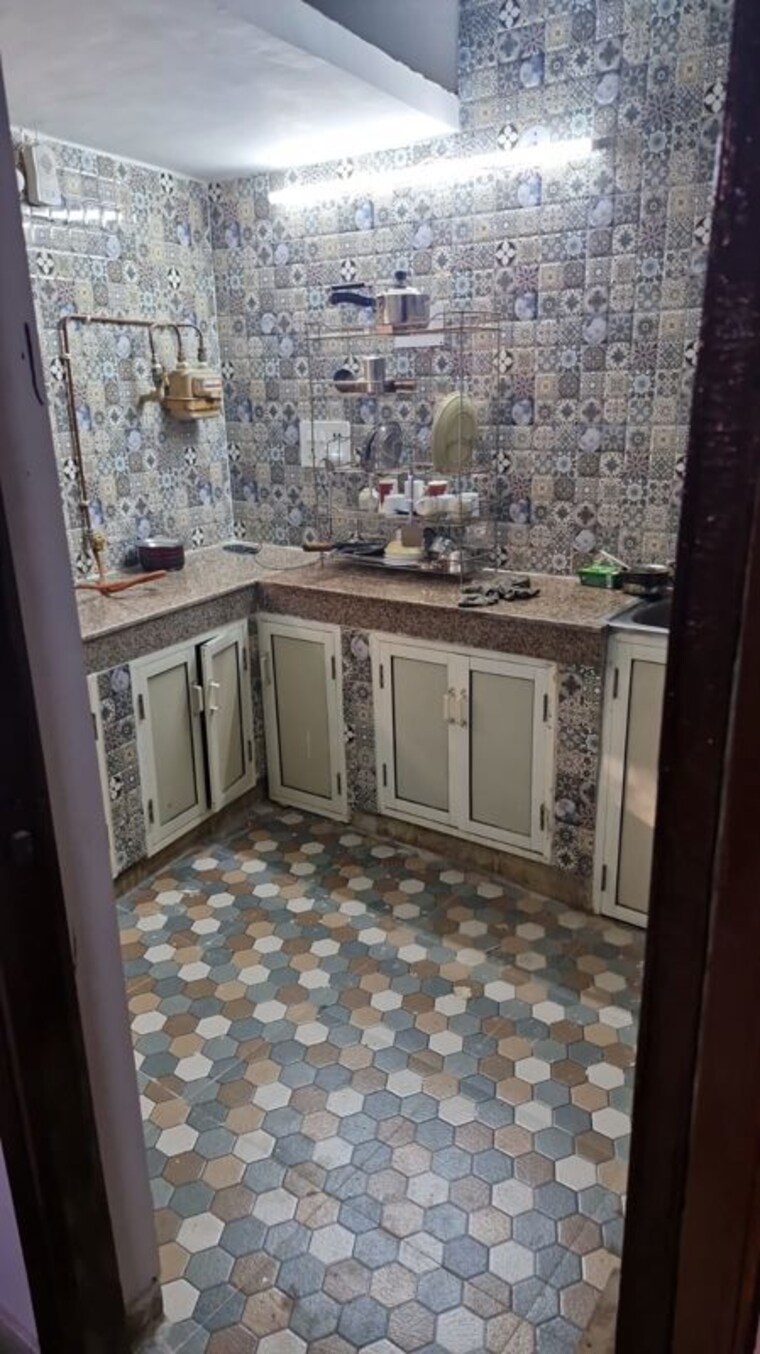 Kitchen, dlf-queens-court 3 Bedroom 208 Sq.Yd. Builder Floor In Greater Kailash ii Delhi 9737388