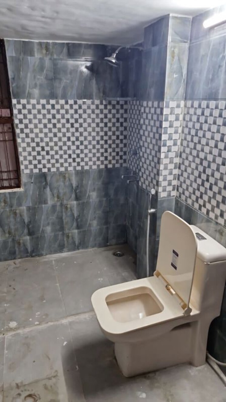 Team Area, dlf-queens-court 3 Bedroom 208 Sq.Yd. Builder Floor In Greater Kailash ii Delhi 9737388