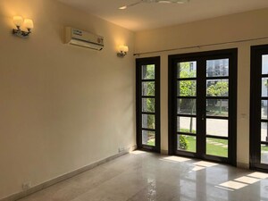 Room in 3.5 BHK Villa at Vipul Tatvam Villas, Sector 48 – for Rent