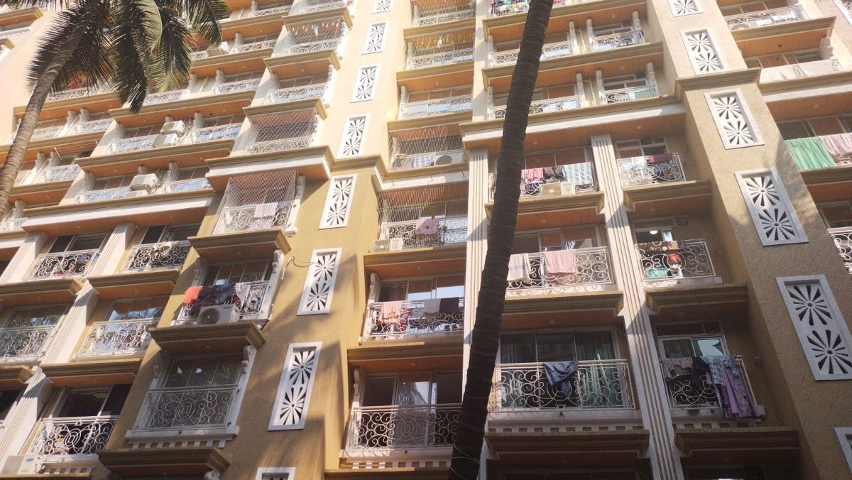 1 BHK + Study Room Apartment For Rent in Kurla East