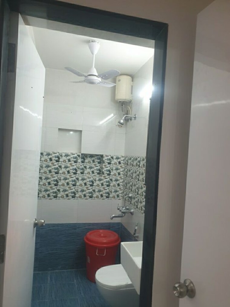 Bathroom, swapnlok-chs 2 Bedroom 700 Sq.Ft. Apartment In Malad East Mumbai 9772570