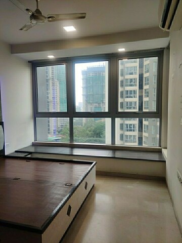 Room in 3 BHK Apartment at Oberoi Exquisite Goregaon, Goregaon East – for Rent