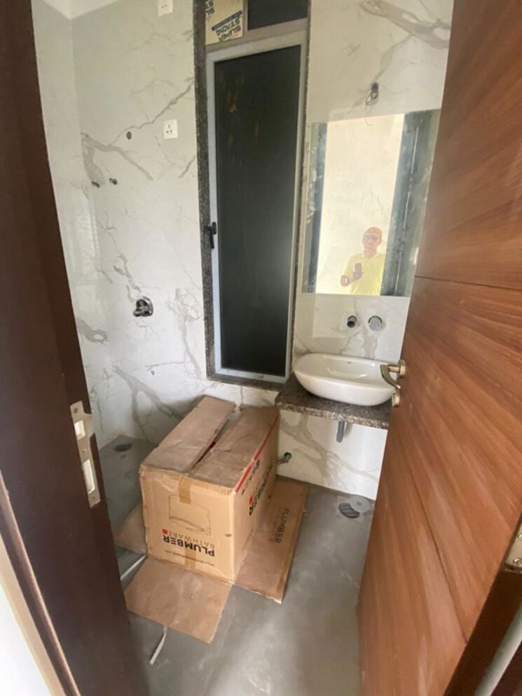 Bathroom, sunny-shanti-heights 3 Bedroom 1024 Sq.Ft. Apartment In Mulund West Mumbai 9772580