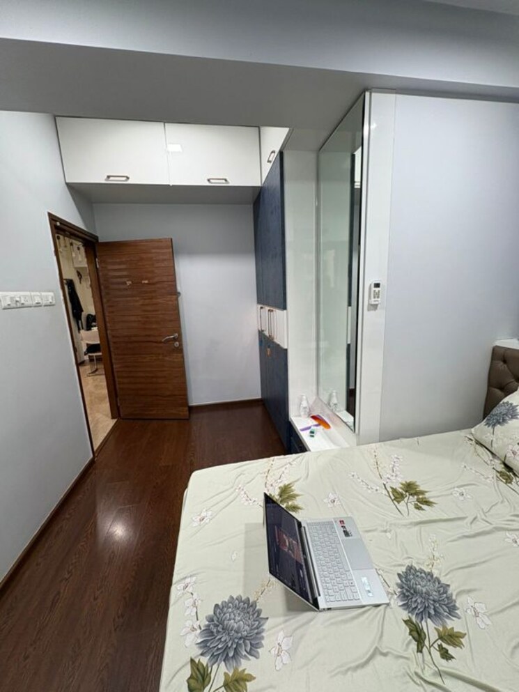 Bedroom, lokhandwala-octacrest 3 Bedroom 1750 Sq.Ft. Apartment In Kandivali East Mumbai 9772610